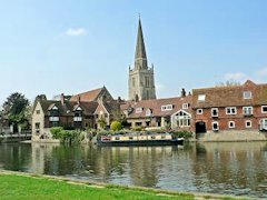 Abingdon Town with the River Thames flowing by - Oxfordshire